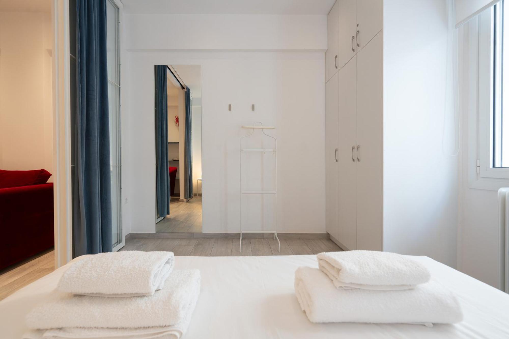 Vibrant & Cozy Apt In Atene Esterno foto