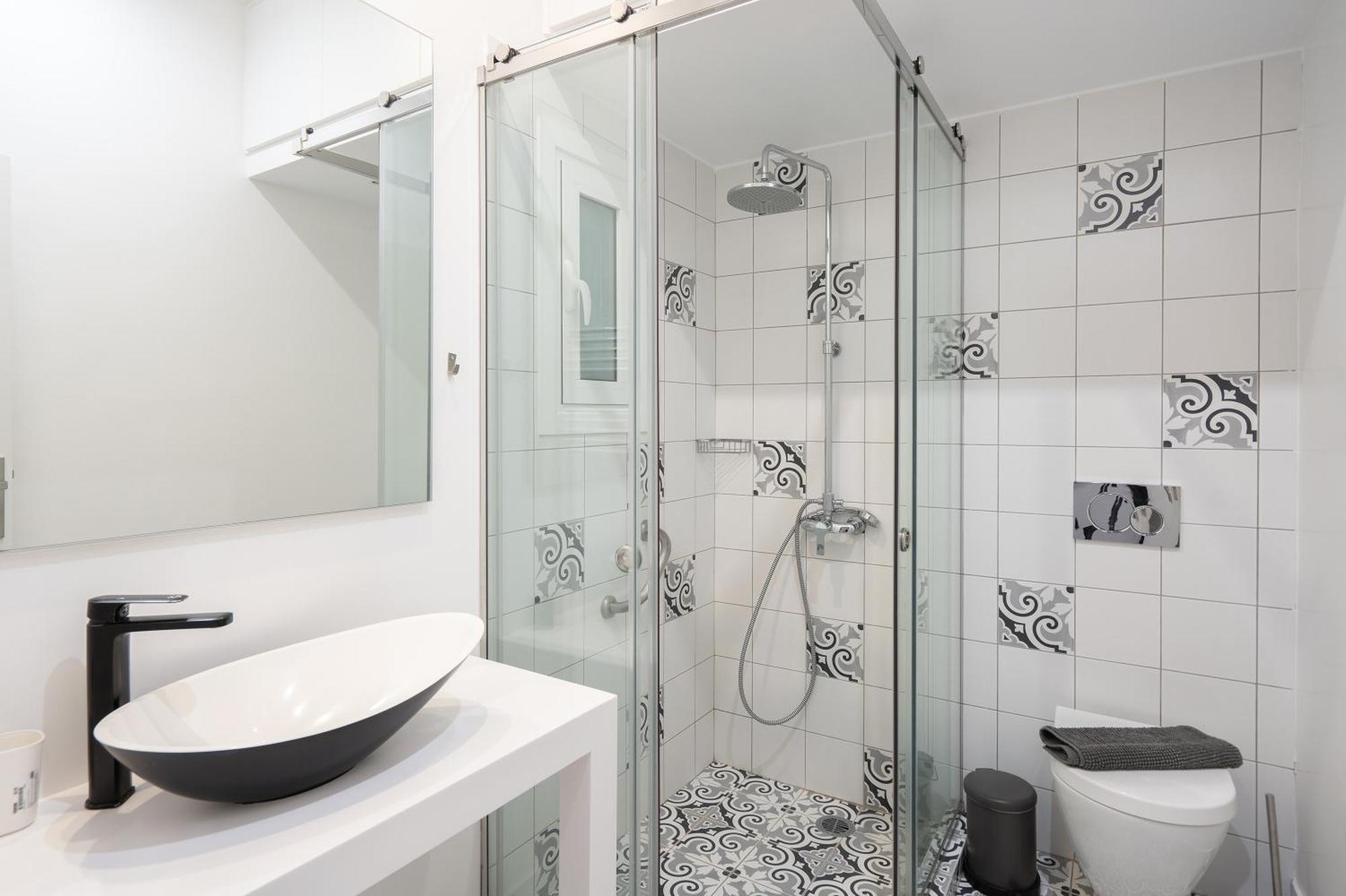 Vibrant & Cozy Apt In Atene Esterno foto